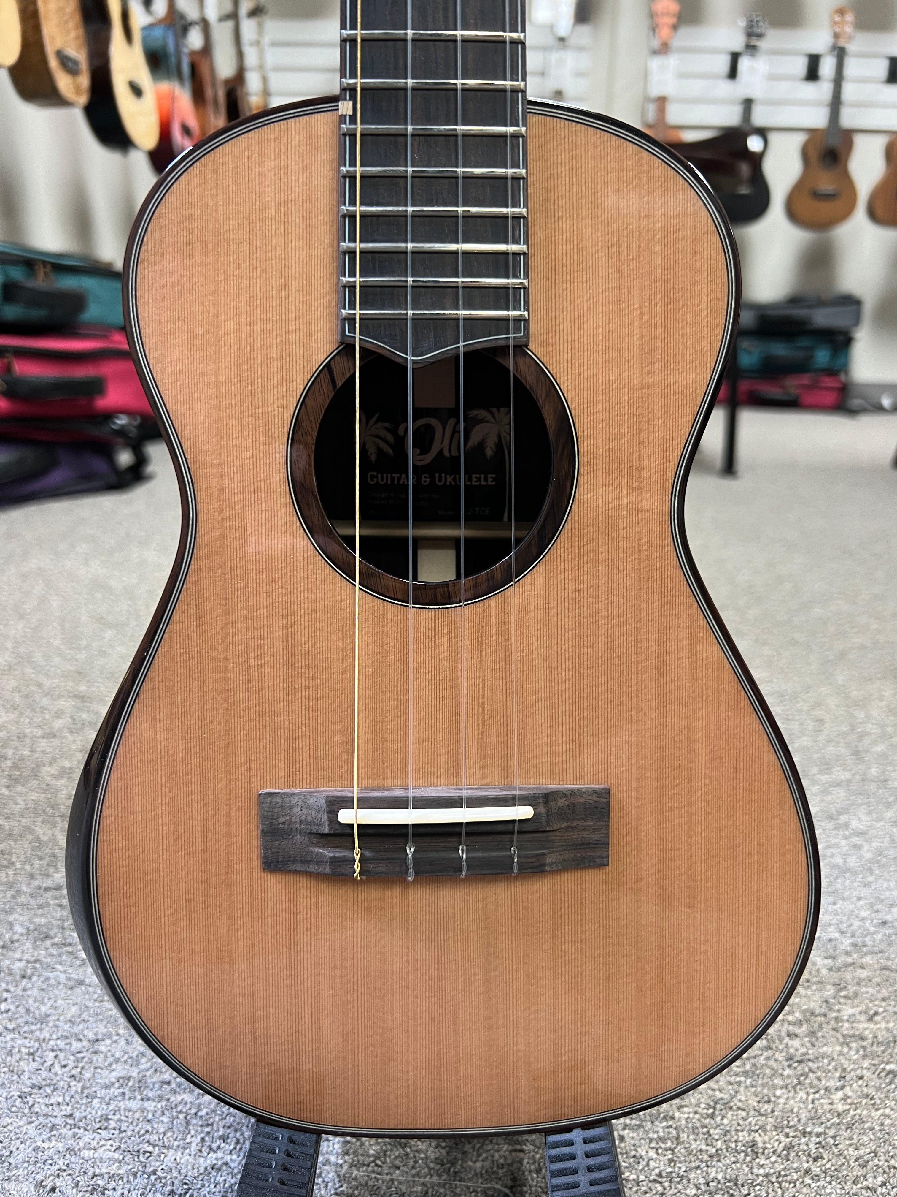 Oli L2-TCE Solid Cedar/Ebony Tenor Ukulele w/Case