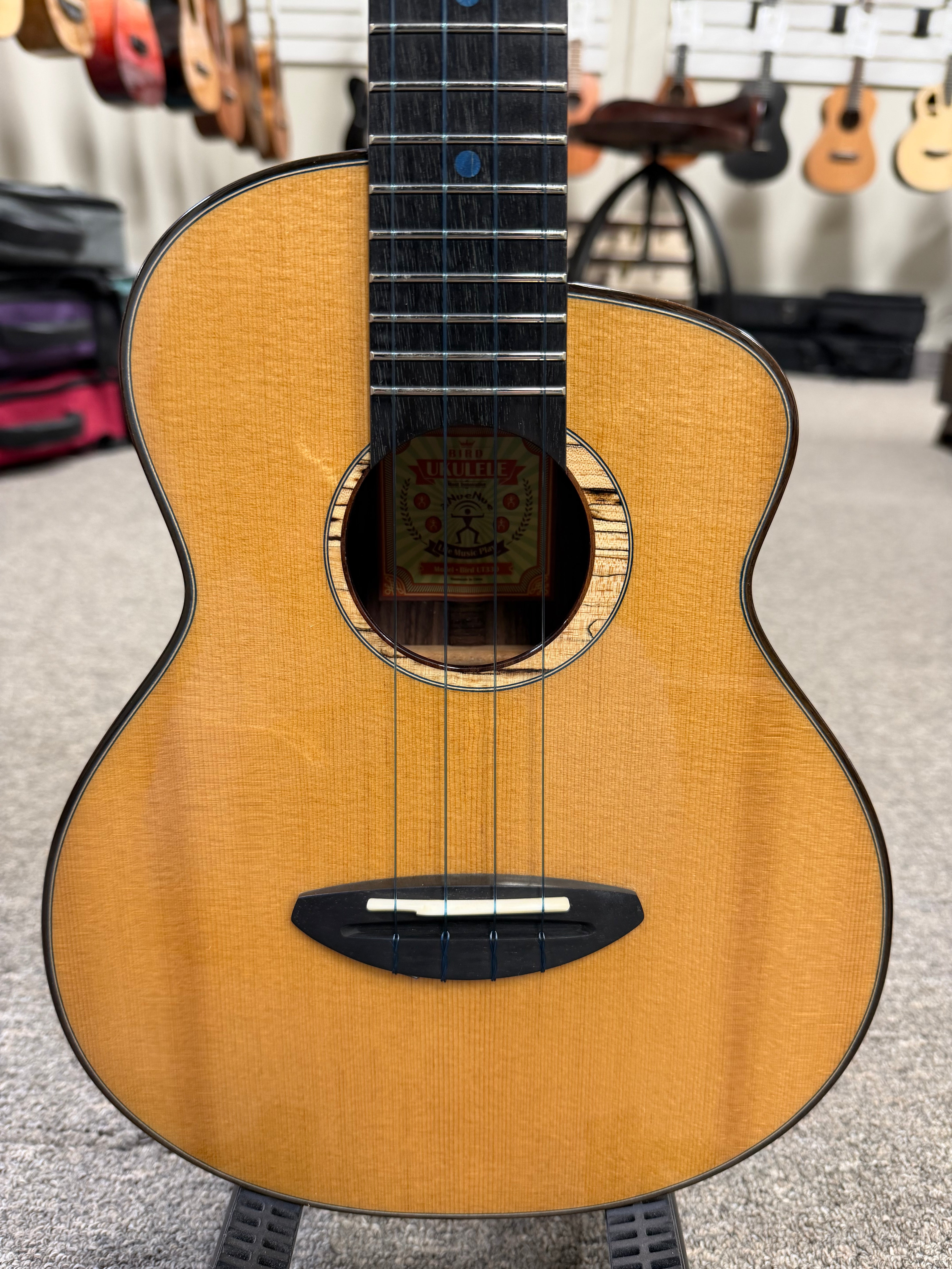 aNueNue UT-330 Blue Moon Tenor Ukulele w/Case - Torrefied Spruce