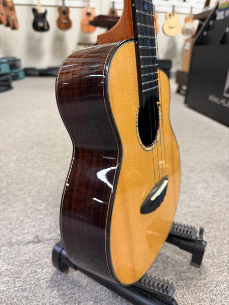 aNueNue UT-330 Blue Moon Tenor Ukulele w/Case -  Torrefied Spruce/Solid East Indian Rosewood