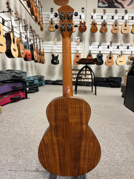 aNueNue Hawaiian Dream Series T4 Solid Cedar/Mahogany Tenor Ukulele w/Case