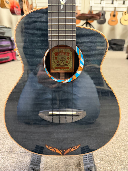 aNueNue Black Whale Solid Cedar/Maple/Rosewood Tenor Ukulele w/Case