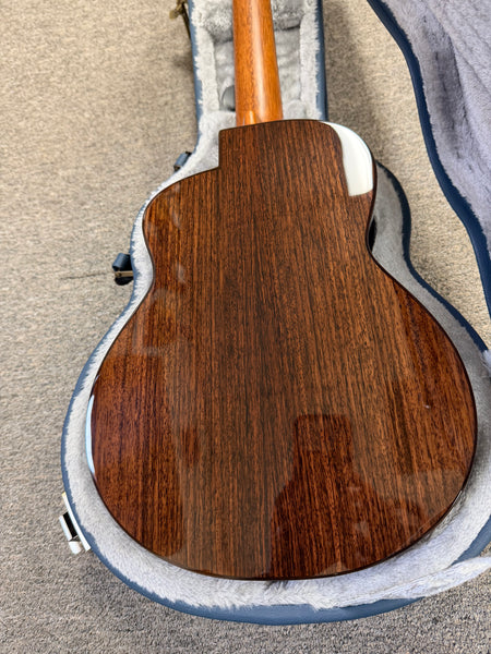 aNueNue UT-214 Cedar Bird Tenor Ukulele w/Case - Solid Cedar/Rosewood