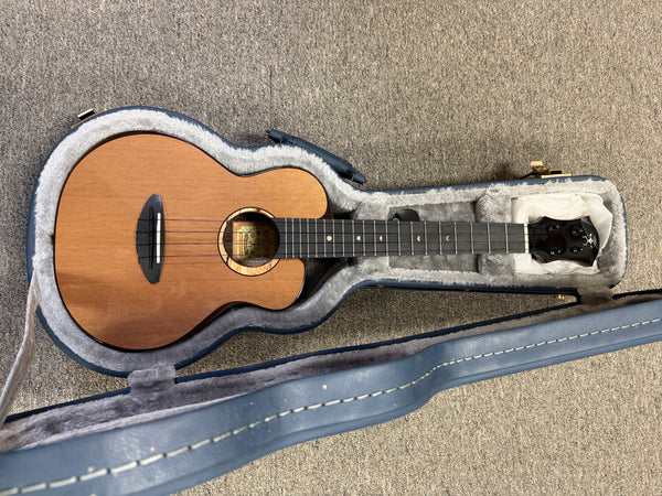aNueNue UT-214 Cedar Bird Tenor Ukulele w/Case - Solid Cedar/Rosewood