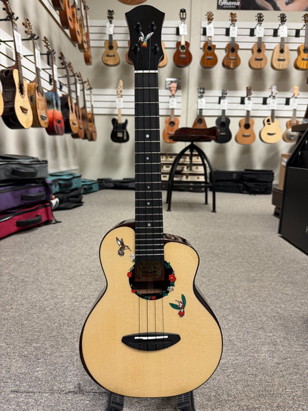 aNueNue UT-200HB Hummingbird Tenor Ukulele w/Case - Moon Bird Series -  Solid Spruce/Solid Rosewood