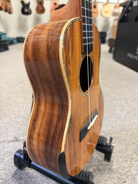 Makaio MKT-20 Solid Koa Tenor Ukulele w/Case - Rosewood Comfort Armrest
