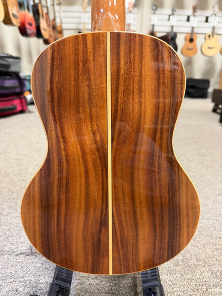 Makaio MKT-20 Solid Koa Tenor Ukulele w/Case - Rosewood Comfort Armrest