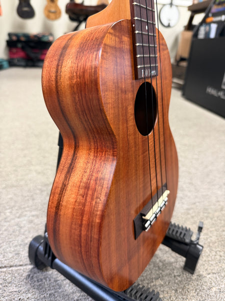 Kamaka HF-2L Solid Koa Concert Long Neck Ukulele w/Case - Made in Hawaii !!