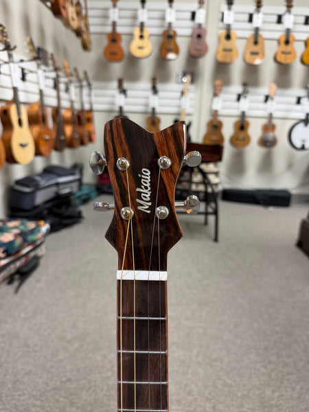 Makaio MSMBXS-10E Large Body Steel String Spalted Mango Electric Baritone Ukulele w/Case