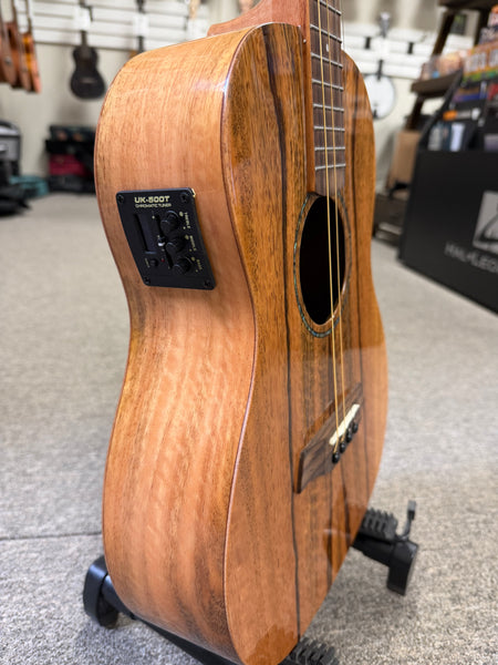 Makaio MSMBXS-10E Large Body Steel String Spalted Mango Electric Baritone Ukulele w/Case