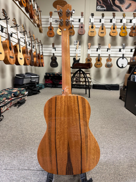 Makaio MSMBXS-10E Large Body Steel String Spalted Mango Electric Baritone Ukulele w/Case