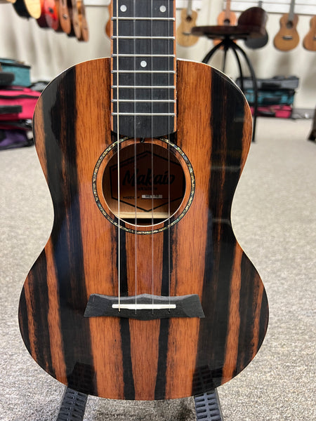 Makaio MET-10 Ebony Tenor Ukulele w/Case