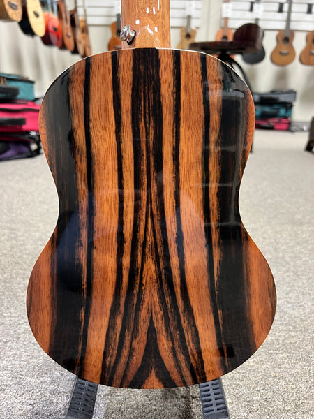 Makaio MET-10 Ebony Tenor Ukulele w/Case