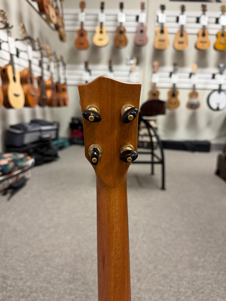 Oli L2-CSMR Solid Spruce/Myrtle Concert Ukulele w/Case