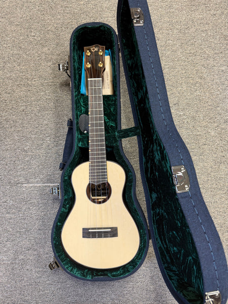 Oli L2-CSMR Solid Spruce/Myrtle Concert Ukulele w/Case