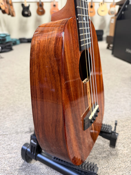 Kanile'a P1-T Solid Koa Pineapple Tenor Ukulele w/Case - Pre Loved