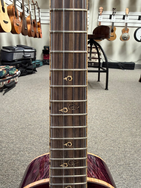 Oli L2-CMG-MMP Solid Mango Concert Ukulele w/Case - Purple Burst