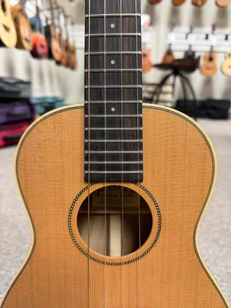 PONO AT-CR Solid Cedar/Acacia Deluxe Tenor Ukulele w/Case - Pre Loved