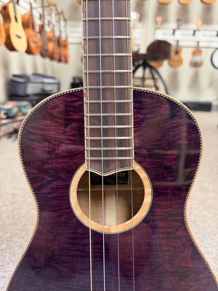 Oli L1SP-BMG-P Solid Mango Baritone Ukulele w/Case - Purple Burst