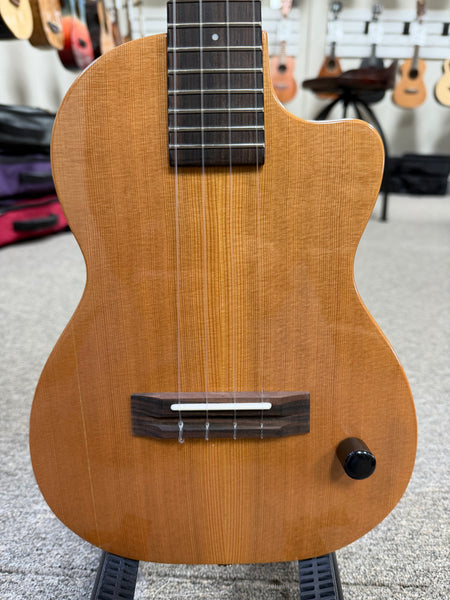 Pono TE-D Cedar/Acacia Solid Body Electric Tenor Ukulele w/Case - Pre Loved