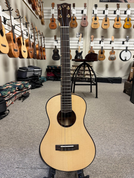 Oli L2-BSMR Solid Spruce/Myrtle Baritone Ukulele w/Case