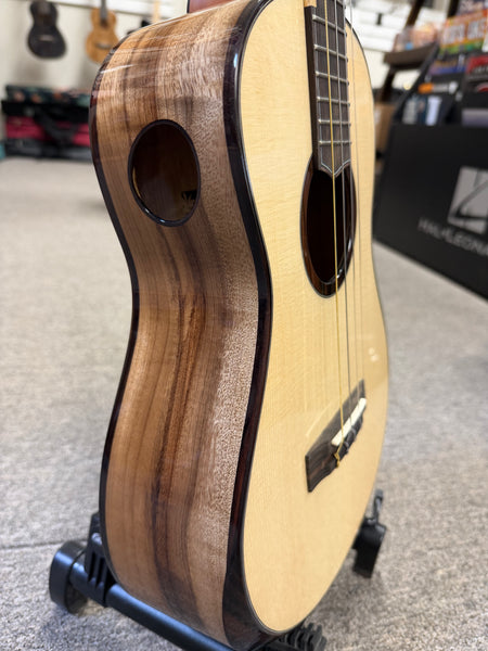 Oli L2-BSMR Solid Spruce/Myrtle Baritone Ukulele w/Case