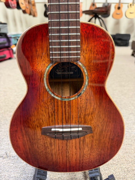 Singer by aNueNue RC1K-IT Solid Koa Concert Ukulele w/Case - Pre Loved