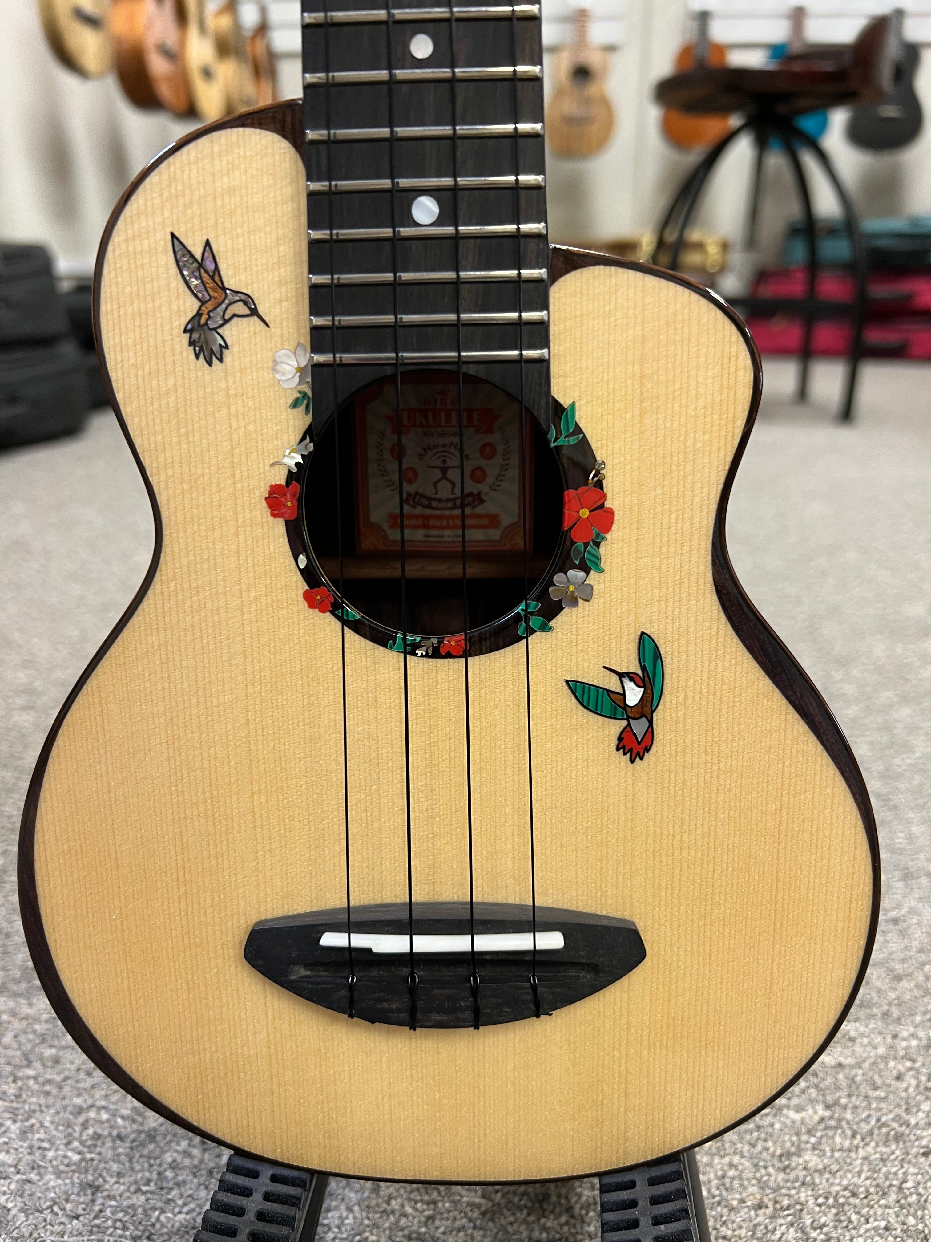 aNueNue US-200HB Hummingbird Soprano Ukulele w/Case - Moon Bird Series -  Solid Spruce/Solid Rosewood