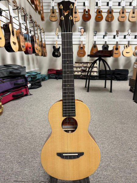 Rebel Double Cheese Tenor Ukulele w/Case - Solid Spruce/Solid Mahogany