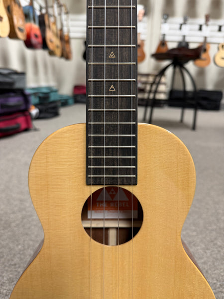 Rebel Double Cheese Tenor Ukulele w/Case - Solid Spruce/Solid Mahogany