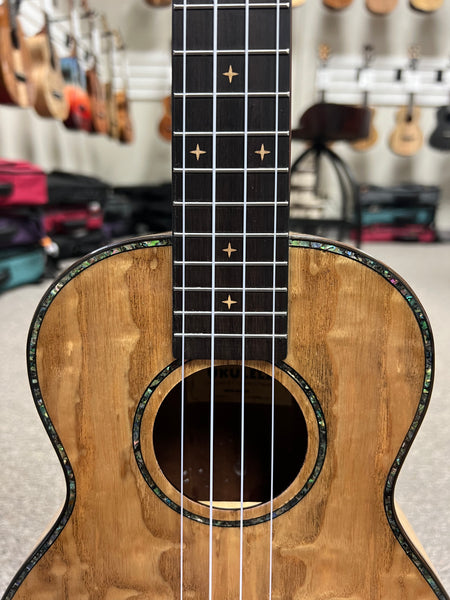 HUG QA-TG Quilted Ash Tenor Ukulele