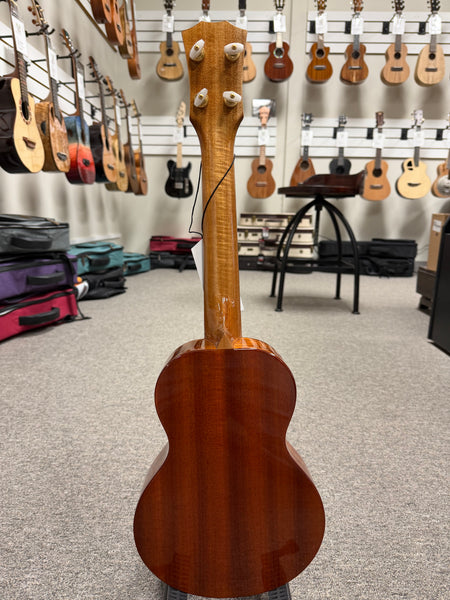 Rebel Double Cheese Solid Spruce/Mahogany Concert Ukulele w/Case - Side Sound Port