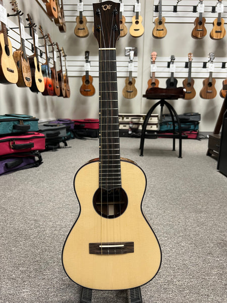Oli L1SP-TA Solid Spruce/Acacia Tenor Ukulele w/Case