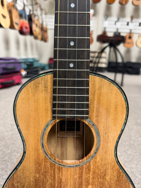 Romero Creations Solid Spalted Mango Signature Replica Tenor Ukulele w/Case - Pre Loved