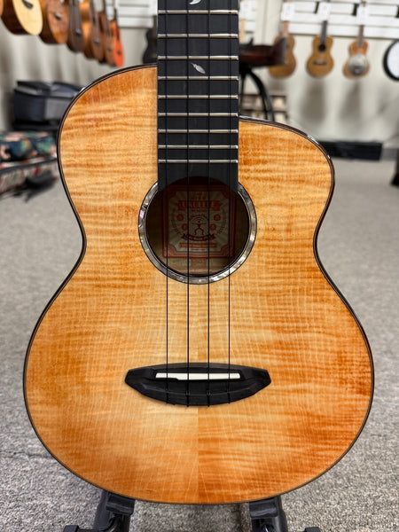 aNueNue UT-166HS Solid Maple/Cedar/Mango Tenor Ukulele w/Case - Honey Sunburst