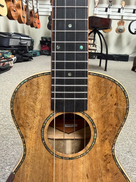 Makaio MSMC-20 Solid Spalted Mango Concert Ukulele w/Case - Rosewood Comfort Armrest