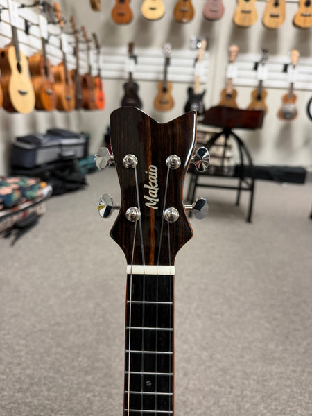 Makaio MSMC-20 Solid Spalted Mango Concert Ukulele w/Case - Rosewood Comfort Armrest