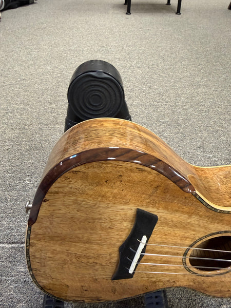 Makaio MSMC-20 Solid Spalted Mango Concert Ukulele w/Case - Rosewood Comfort Armrest