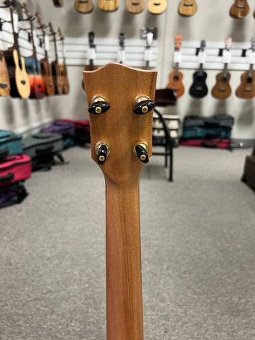Oli X2-TCRBW Solid Cedar/Rosewood Tenor Ukulele w/Case - Limited