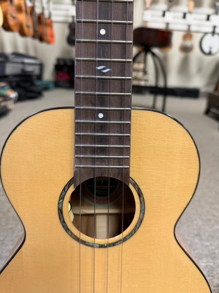 Flight Voyager Tenor Electric Ukulele w/Case - Royal Series - Solid Spruce/Solid Acacia