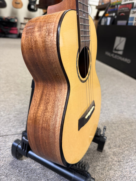 Flight Voyager Tenor Electric Ukulele w/Case - Royal Series - Solid Spruce/Solid Acacia