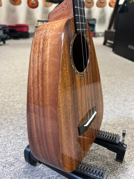 Romero Creations TT3 'Ekolu 3 String Solid Phoenix Tiny Tenor Ukulele w/Case