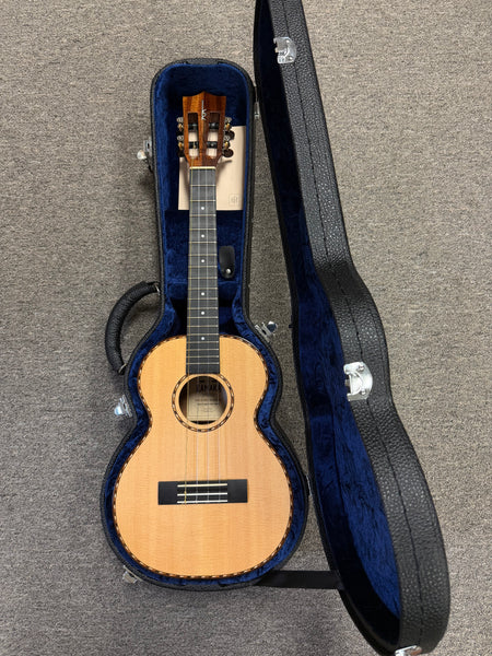 Kamaka Solid Spruce/Koa Deluxe Slotted Headstock Tenor Ukulele w/Case (HF-3DI) - Pre Loved