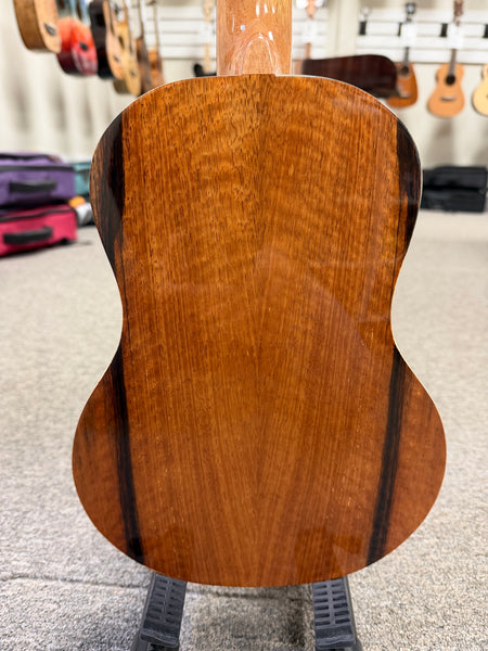 Makaio MSMT-10 Spalted Mango Tenor Ukulele w/Case