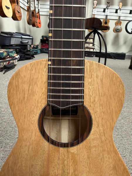 Oli L1-TMGS Solid Mango Satin Tenor Ukulele w/Case - Pre Loved