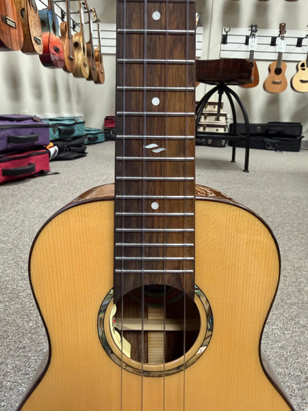 Flight Voyager Concert Electric Ukulele w/Case - Royal Series - Solid Spruce/Solid Acacia