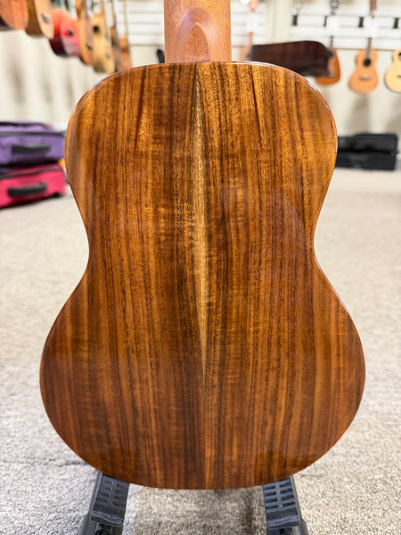 Flight Voyager Concert Electric Ukulele w/Case - Royal Series - Solid Spruce/Solid Acacia