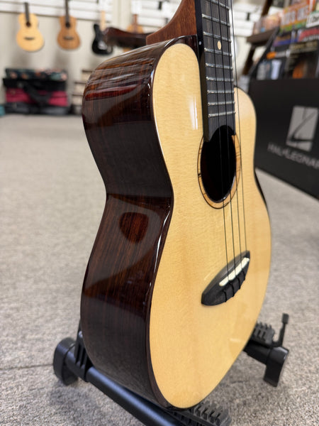 aNueNue UT-200 Solid Spruce-Rosewood Tenor Ukulele w/Case - Moon Bird Series