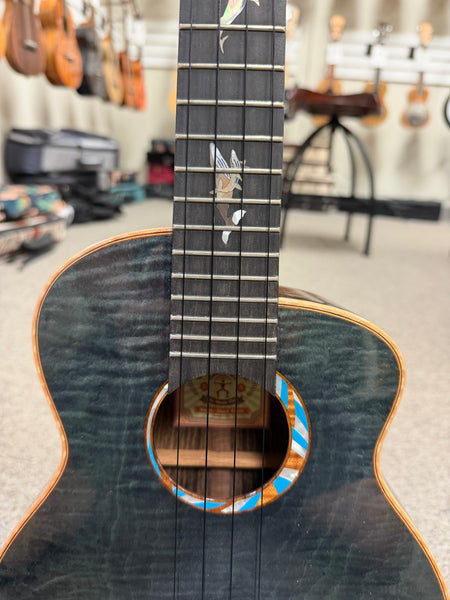 aNueNue Black Whale Solid Cedar/Maple/Rosewood Tenor Ukulele w/Case