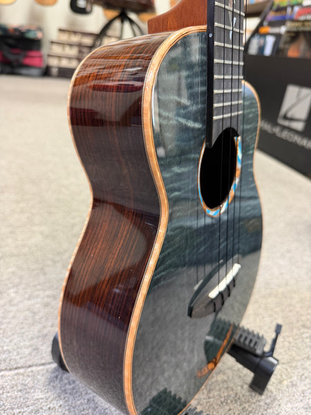 aNueNue Black Whale Solid Cedar/Maple/Rosewood Tenor Ukulele w/Case