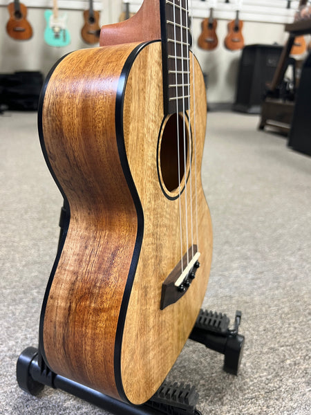 Islander by Kanile'a MOT-4 Spalted Mango Tenor Ukulele